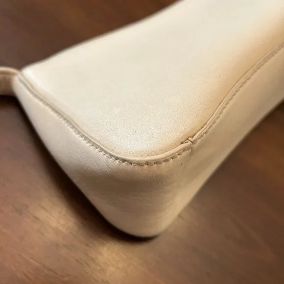 Madewell The Sculptural-Buckle Shoulder Bag Ecru Color - Picture 11 of 16